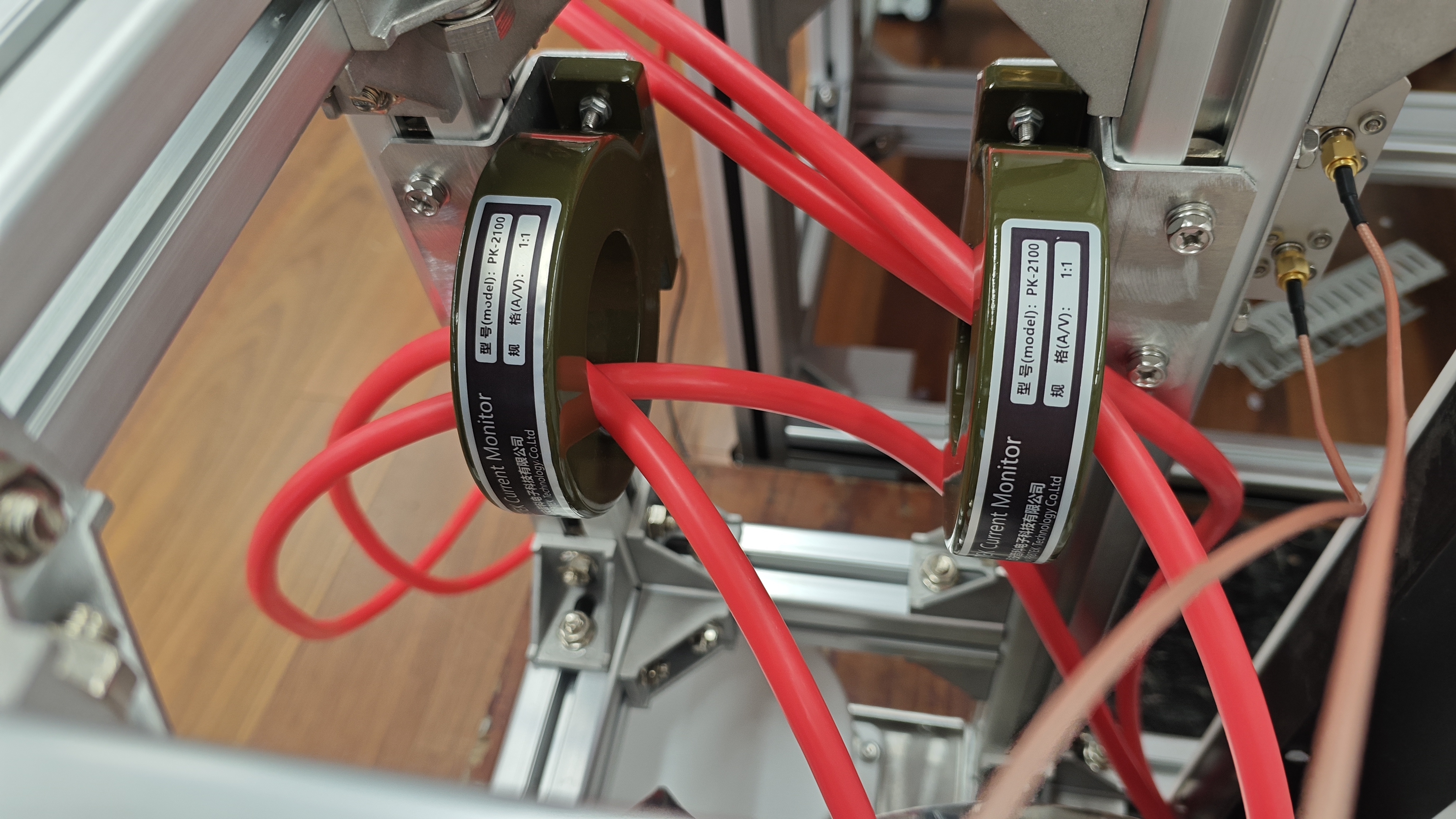 高频电流互感器PK-2877在无线充电发射端电流谐波测试中的应用方案(图1) 07dce1fe0bc1214f0ce14eca3bb7363(1).jpg